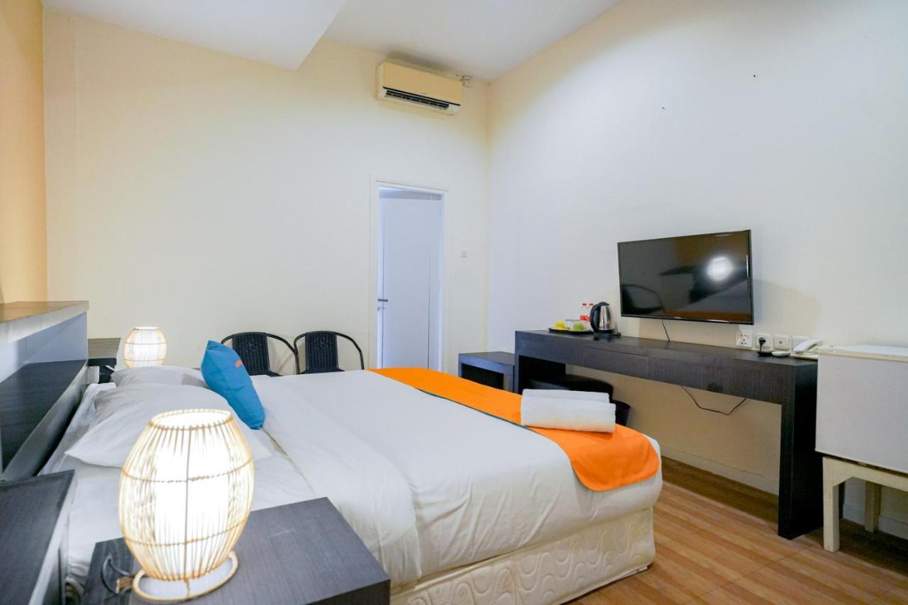 Reddoorz @ Sunset Point Seminyak Hotel Ngoại thất bức ảnh