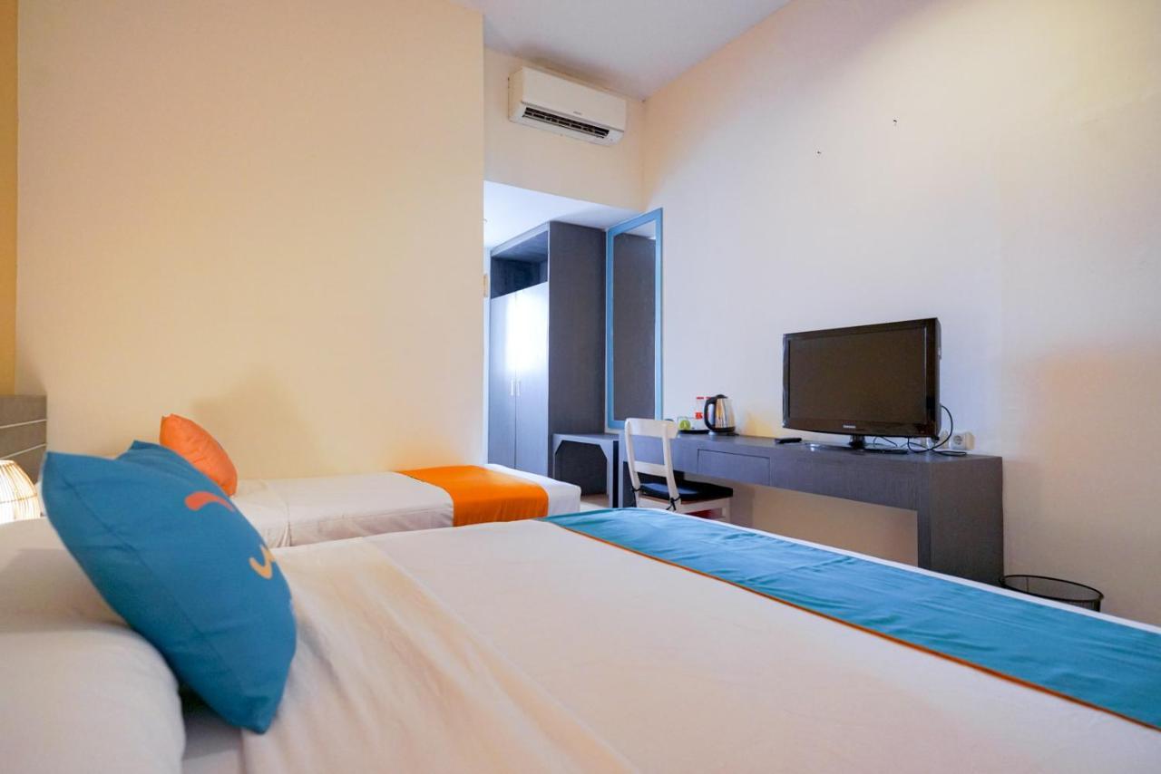 Reddoorz @ Sunset Point Seminyak Hotel Ngoại thất bức ảnh