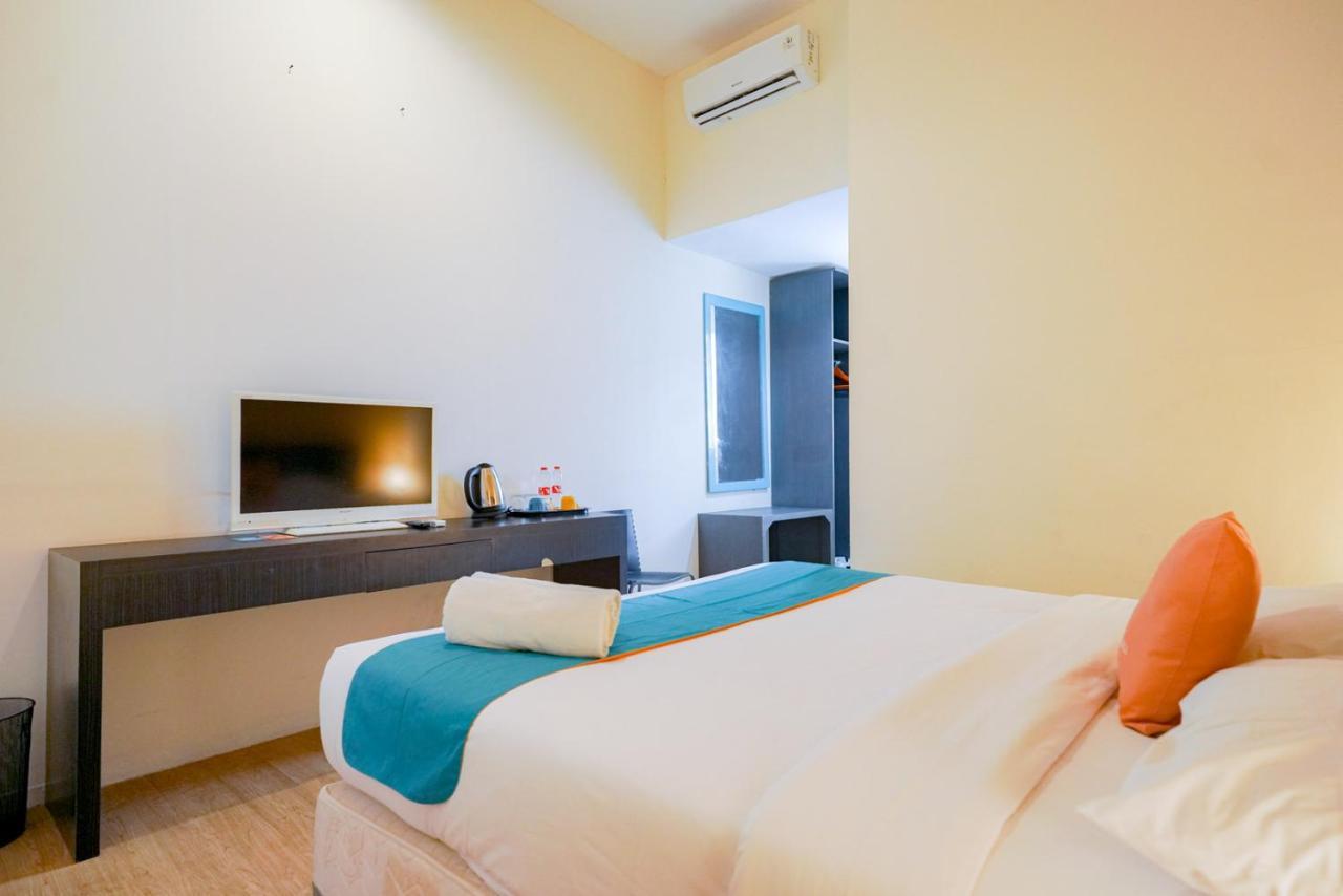 Reddoorz @ Sunset Point Seminyak Hotel Ngoại thất bức ảnh