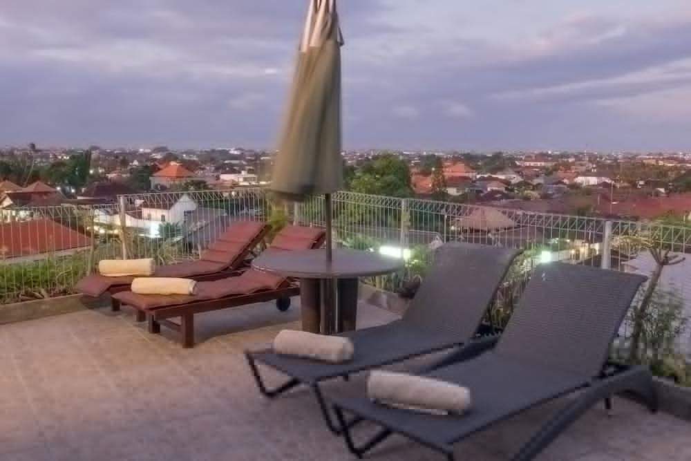 Reddoorz @ Sunset Point Seminyak Hotel Ngoại thất bức ảnh